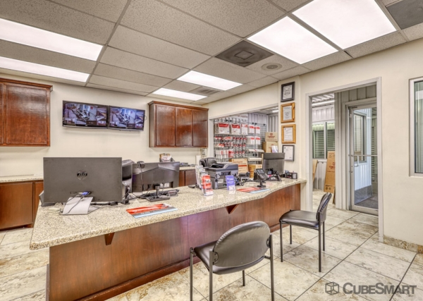 Storage Units at CubeSmart Self Storage - 2210 Eldridge Parkway - TX - 2210 Eldridge Parkway