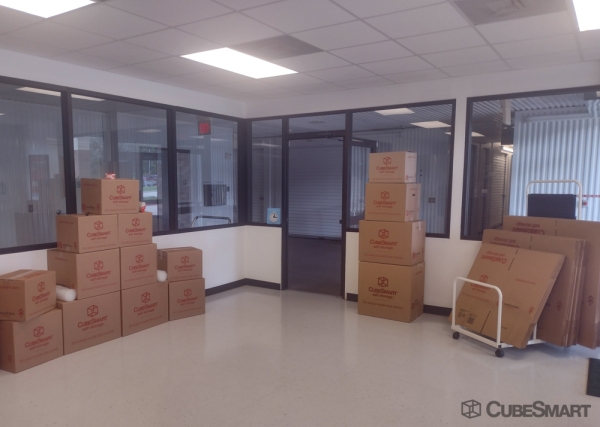 Facility photo: //images.sparefoot.com/medium/2419626943d135955f5.jpg