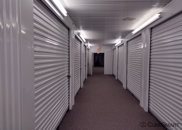 Facility photo: //images.sparefoot.com/medium/24196269f7126fcd1b6.jpg