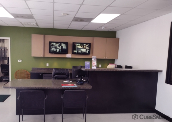 Facility photo: //images.sparefoot.com/medium/2419626a197523b3fe3.jpg