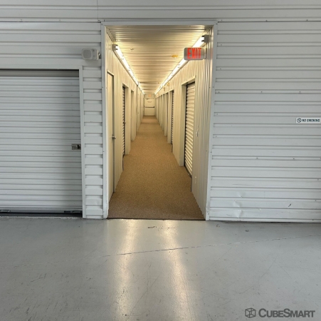Facility photo: //images.sparefoot.com/medium/24196368b7fa6c114b4.jpg
