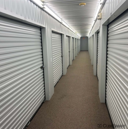 Facility photo: //images.sparefoot.com/medium/24196368b7fa6eeb6e8.jpg