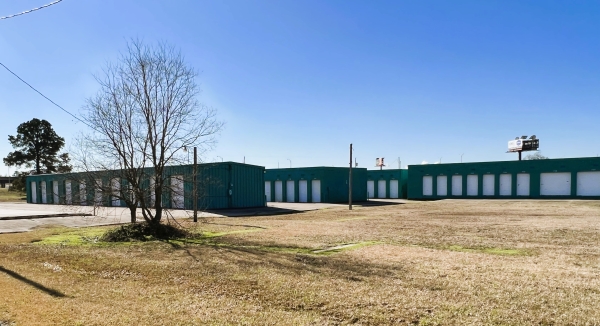 Facility photo: //images.sparefoot.com/medium/24196568b8be5dd21a2.jpg