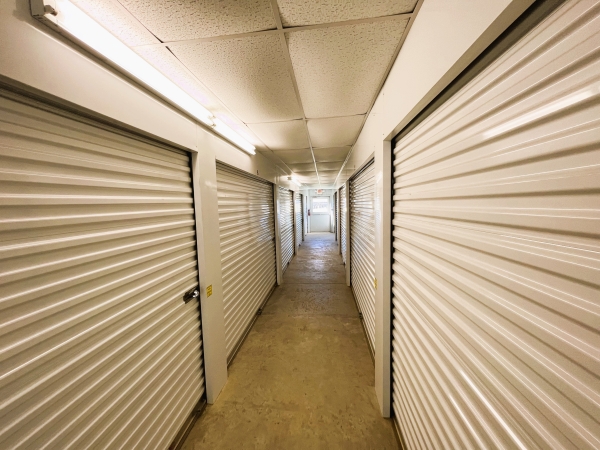 Facility photo: //images.sparefoot.com/medium/24196568b8be6fc7a97.jpg