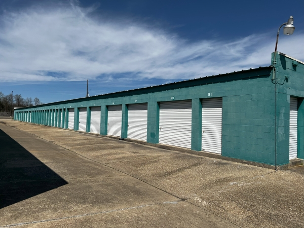 Facility photo: //images.sparefoot.com/medium/24196568b8bea789163.jpg