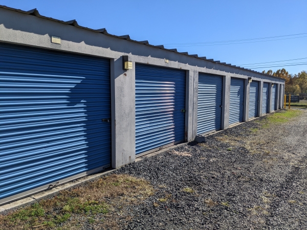 Facility photo: //images.sparefoot.com/medium/242006697a3f001fc8f.jpeg