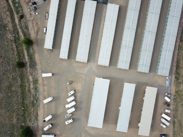 Facility photo: //images.sparefoot.com/medium/24201568c18f0946da1.jpg