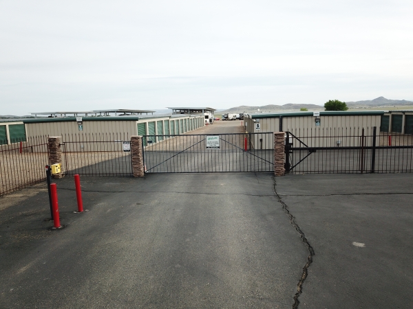 Facility photo: //images.sparefoot.com/medium/24201568c18f474b39a.jpg