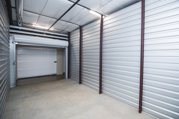 Facility photo: //images.sparefoot.com/medium/24201868c1d86d47425.jpg