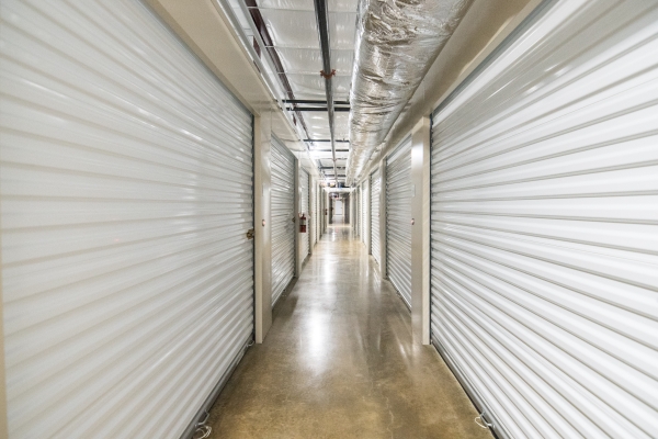 Facility photo: //images.sparefoot.com/medium/24201868c1d8704098d.jpg