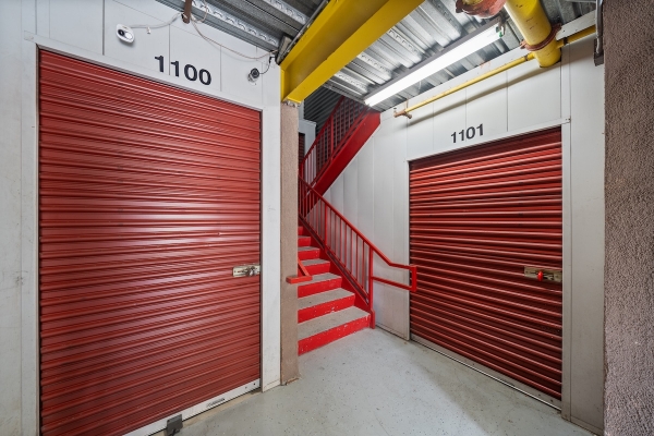 Facility photo: //images.sparefoot.com/medium/242025691e3b7baaa64.jpg
