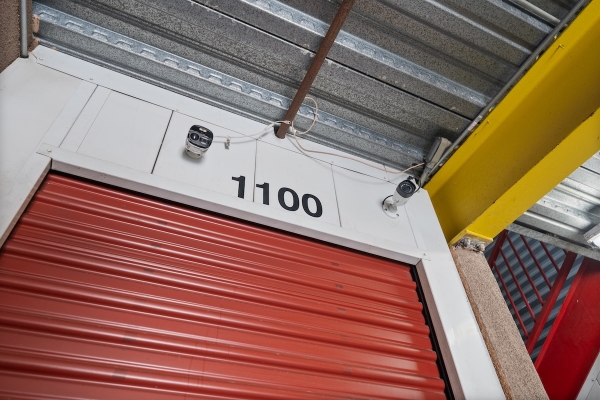 Facility photo: //images.sparefoot.com/medium/242025691e3b7e30eff.jpg