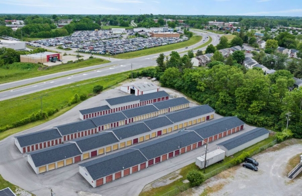 Facility photo: //images.sparefoot.com/medium/24203668bf6f64ad646.jpg