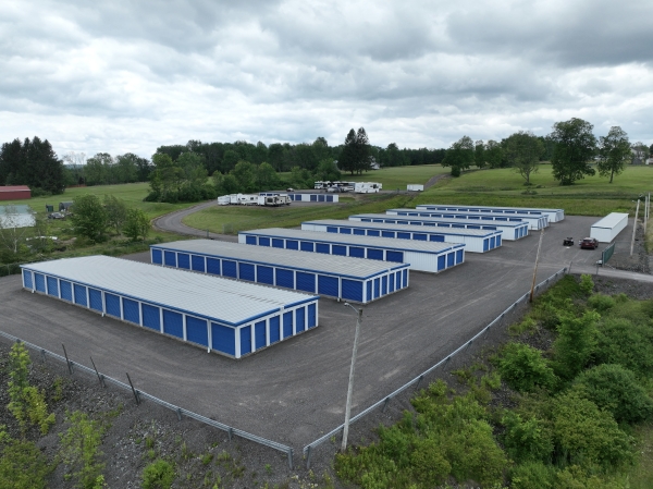 Facility photo: //images.sparefoot.com/medium/24203768bf70f2e6120.jpeg