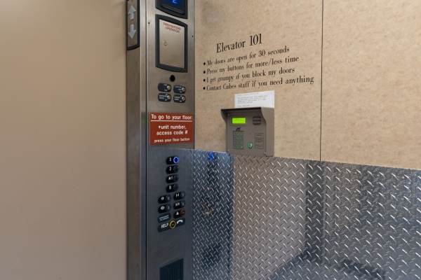 Facility photo: //images.sparefoot.com/medium/24204768c3003df3204.jpg
