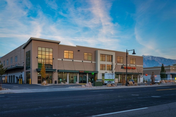 Facility photo: //images.sparefoot.com/medium/24204768c307e1bbf5c.jpg