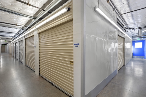 Facility photo: //images.sparefoot.com/medium/2420476a03bd0e4e9bb.jpg