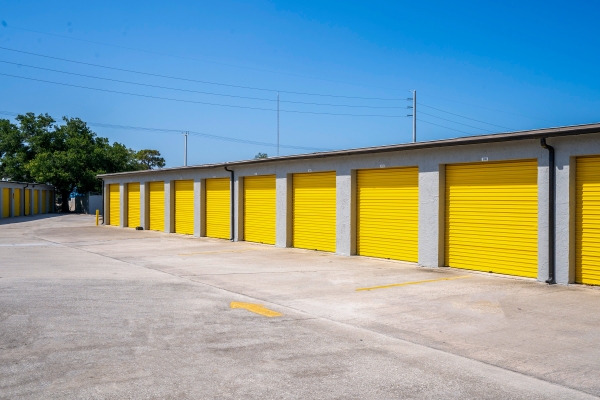 Facility photo: //images.sparefoot.com/medium/24207868c1884df0342.jpg