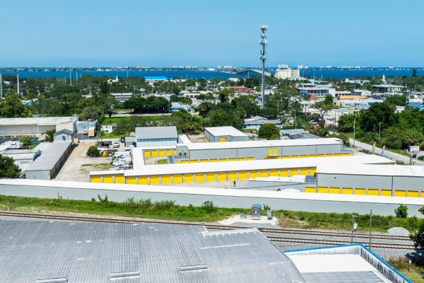 Facility photo: //images.sparefoot.com/medium/24207868c18855d9777.jpg