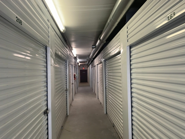 Facility photo: //images.sparefoot.com/medium/24207968c19a9c772aa.jpg