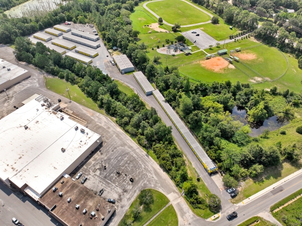 Facility photo: //images.sparefoot.com/medium/24207968c19aa207f8b.jpg