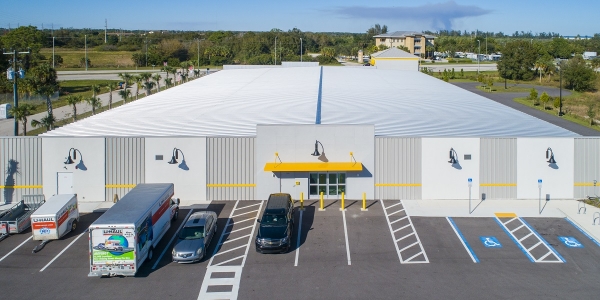 Facility photo: //images.sparefoot.com/medium/24208268c18a8b609dd.jpg