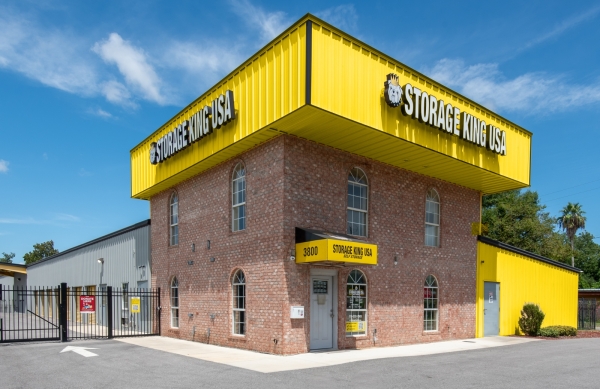 Facility photo: //images.sparefoot.com/medium/24208368c1ce14643d5.jpg