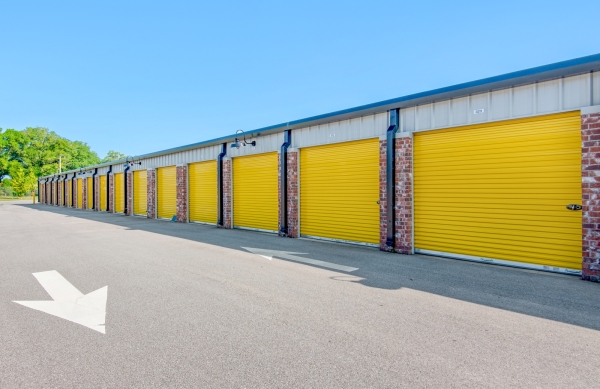 Facility photo: //images.sparefoot.com/medium/24208368c1ce2ae83c3.jpg