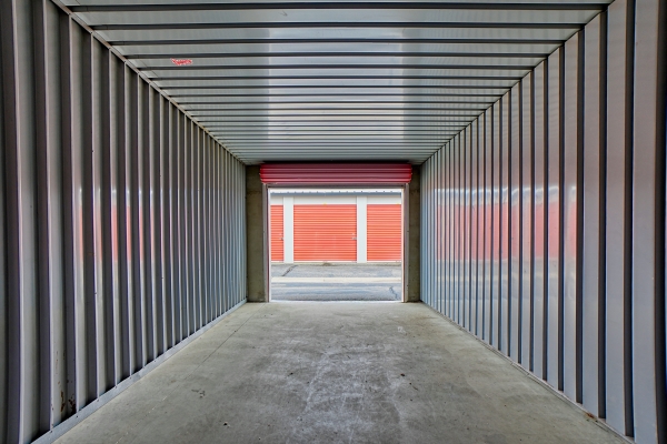 Facility photo: //images.sparefoot.com/medium/2420906a025eceba5c8.jpg