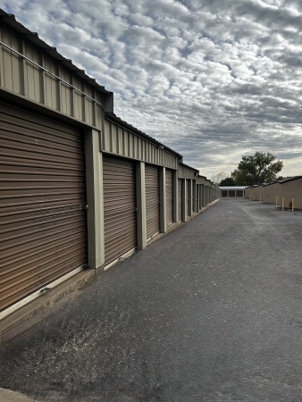 Facility photo: //images.sparefoot.com/medium/24209169c2d1284dc4a.jpeg