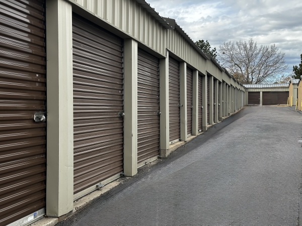 Facility photo: //images.sparefoot.com/medium/24209169c2d12f87dbd.jpeg