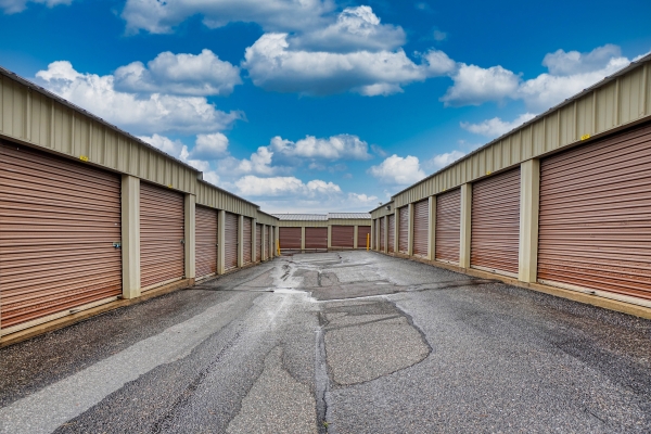 Facility photo: //images.sparefoot.com/medium/2420916a0260b164e73.jpg