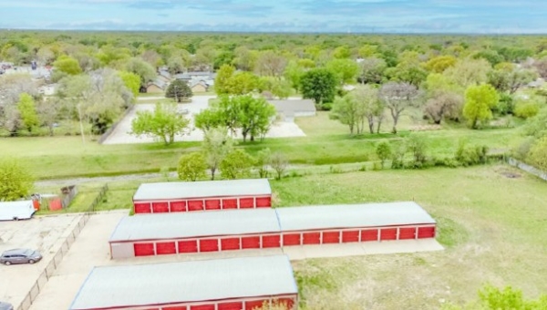 Facility photo: //images.sparefoot.com/medium/24209369213415d93bf.jpg