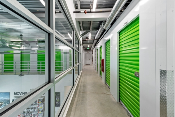 Facility photo: //images.sparefoot.com/medium/24209468c47aa99baf0.jpg