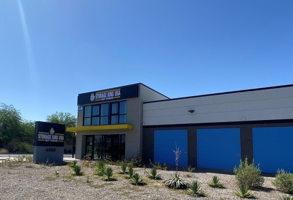 Facility photo: //images.sparefoot.com/medium/24211368c44d4c3260c.jpg