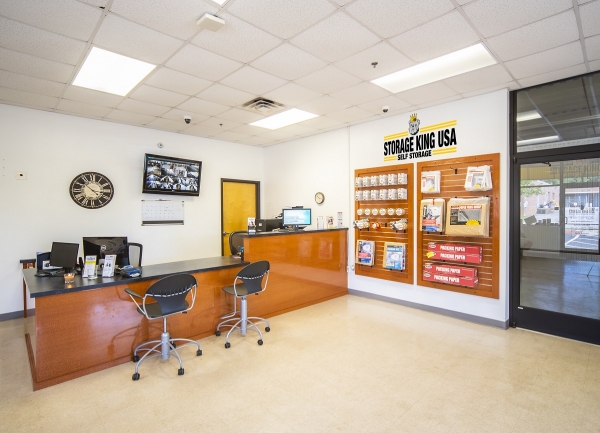 Facility photo: //images.sparefoot.com/medium/24211568c450ee70597.jpg