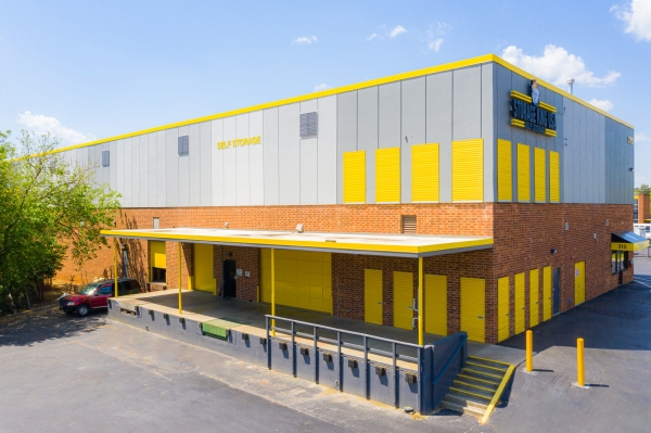 Facility photo: //images.sparefoot.com/medium/24211568c450ef9fe91.jpg