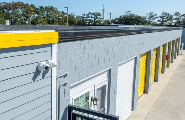 Facility photo: //images.sparefoot.com/medium/24211868c432518f8e0.jpg