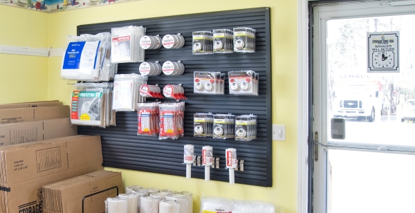 Facility photo: //images.sparefoot.com/medium/24211968c435464d393.jpg