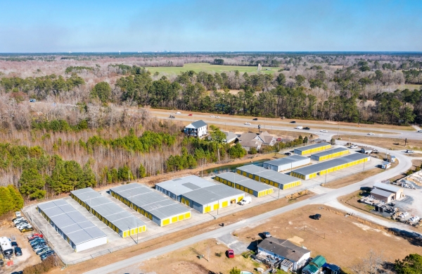 Facility photo: //images.sparefoot.com/medium/24212068c4398901d56.jpg
