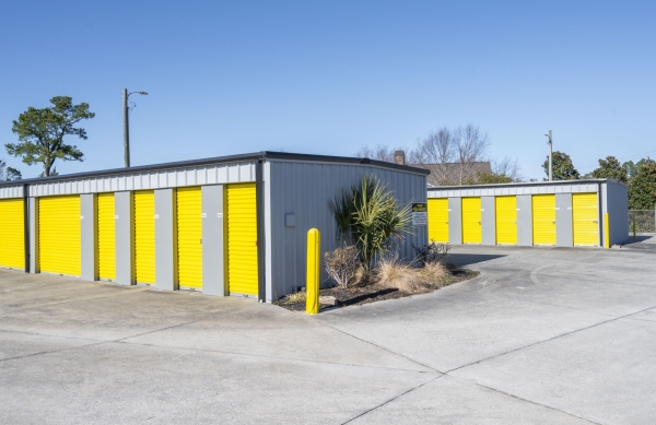 Facility photo: //images.sparefoot.com/medium/24212068c439917d75c.jpg