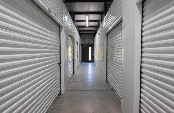 Facility photo: //images.sparefoot.com/medium/24212068c439950be7c.jpg