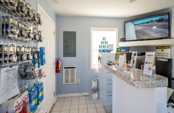 Facility photo: //images.sparefoot.com/medium/24212068c4399a8cb29.jpg