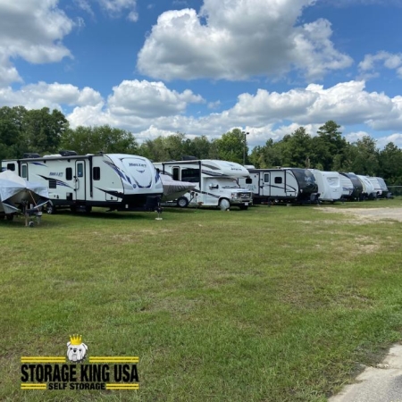 Facility photo: //images.sparefoot.com/medium/24212168c43a4bcab9c.jpg