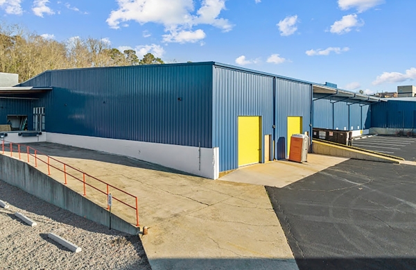 Facility photo: //images.sparefoot.com/medium/24212268c43c14e0f63.jpg