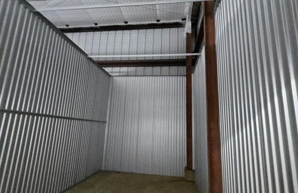 Facility photo: //images.sparefoot.com/medium/24212268c43c1f9626c.jpg