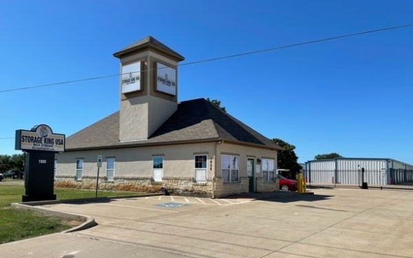 Facility photo: //images.sparefoot.com/medium/24212368c44116df1ce.jpg