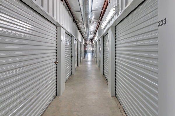 Facility photo: //images.sparefoot.com/medium/24213268c8473bae042.jpg