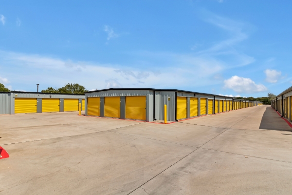 Facility photo: //images.sparefoot.com/medium/24213268c8473d54252.jpg