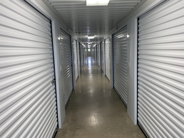 Facility photo: //images.sparefoot.com/medium/24213368c853cc1dd43.jpg